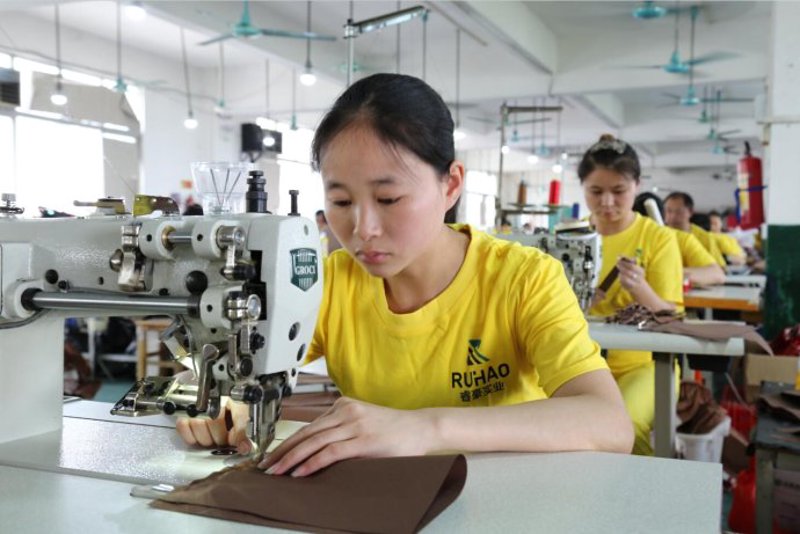 箱包代工厂行业动态洞察
